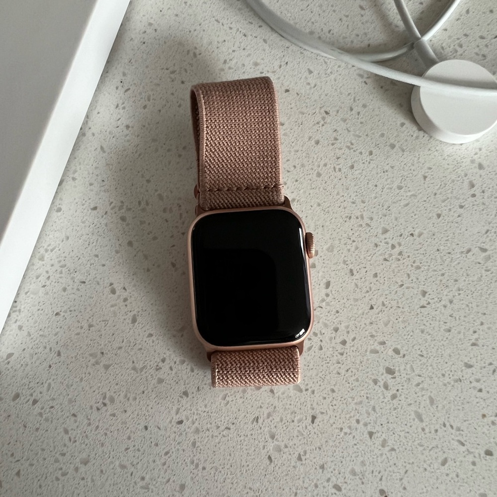 Apple Watch SE - Picture 3 of 6